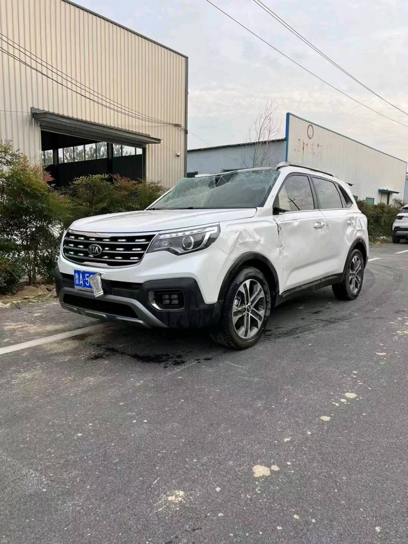 事故車荷澤市19年起亞智跑SUV