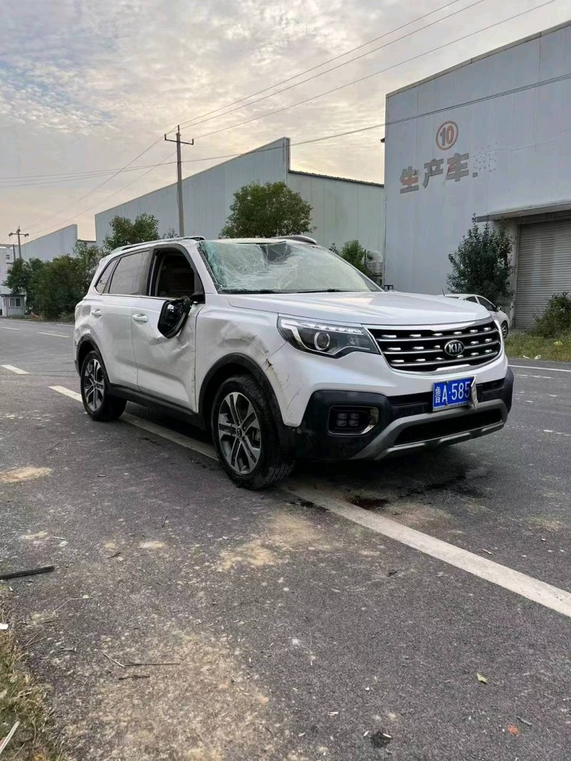 事故車荷澤市19年起亞智跑SUV