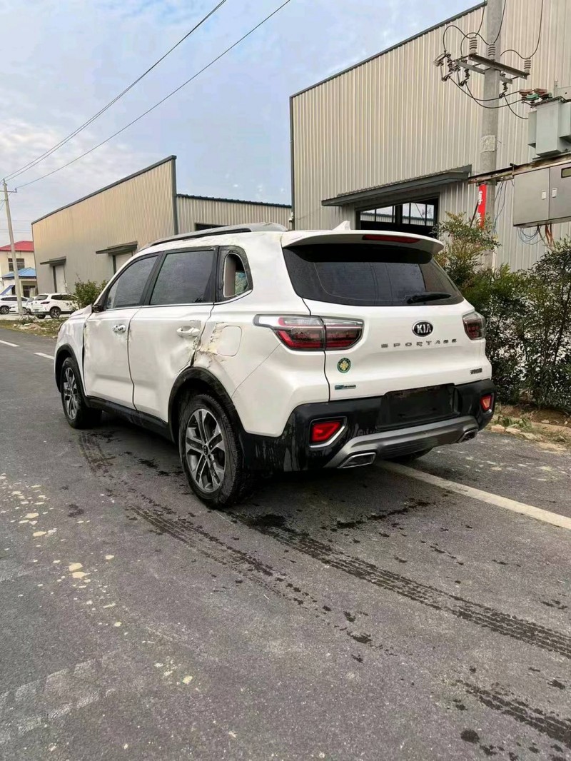 事故車荷澤市19年起亞智跑SUV