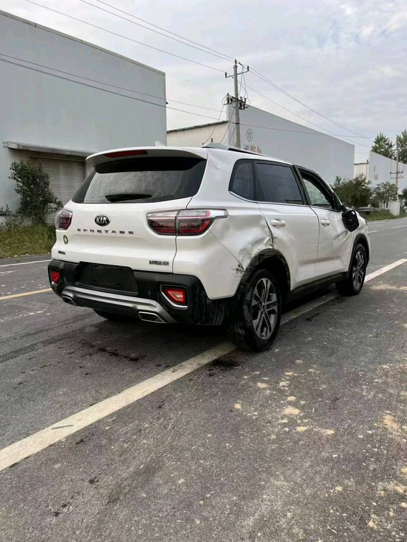 事故車荷澤市19年起亞智跑SUV