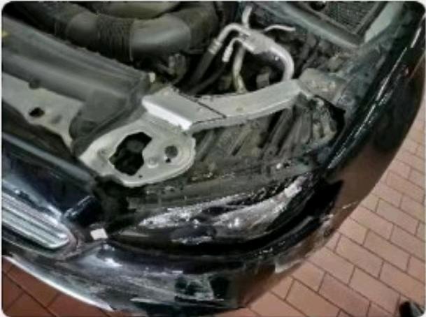 事故車郴州市19年奔馳奔馳E級中型車