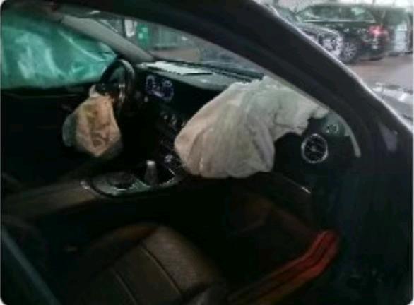 事故車郴州市19年奔馳奔馳E級中型車