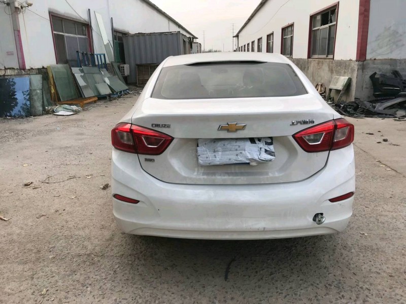 事故車(chē)荷澤市18年雪佛蘭科魯茲中型車(chē)