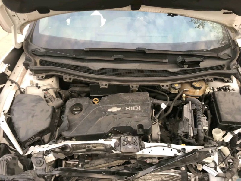 事故車(chē)荷澤市18年雪佛蘭科魯茲中型車(chē)