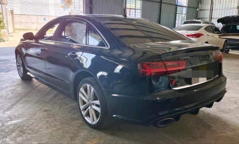 事故車廣州市18年奧迪奧迪A6L中型車