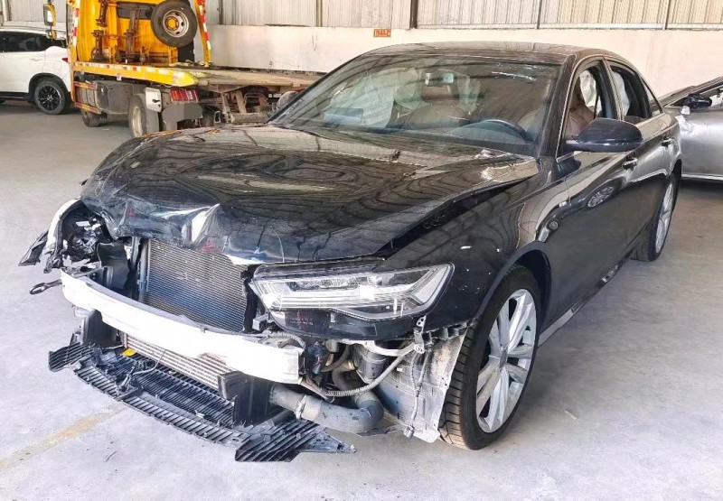 事故車廣州市18年奧迪奧迪A6L中型車