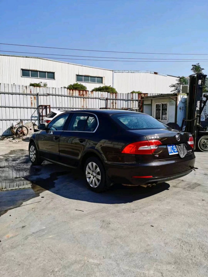 事故車南昌市15年斯柯達(dá)速派中型車