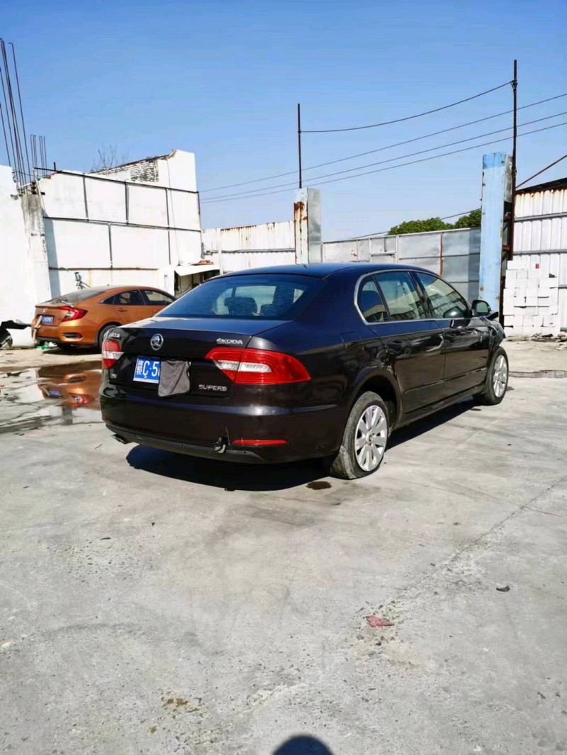 事故車南昌市15年斯柯達(dá)速派中型車